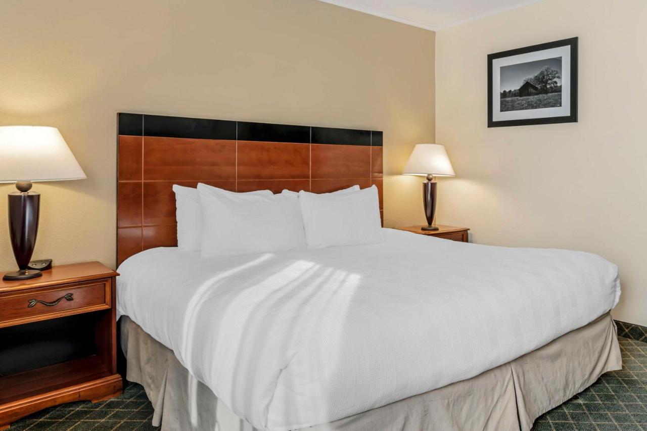Best Western Plus Augusta Civic Center Inn Exterior foto